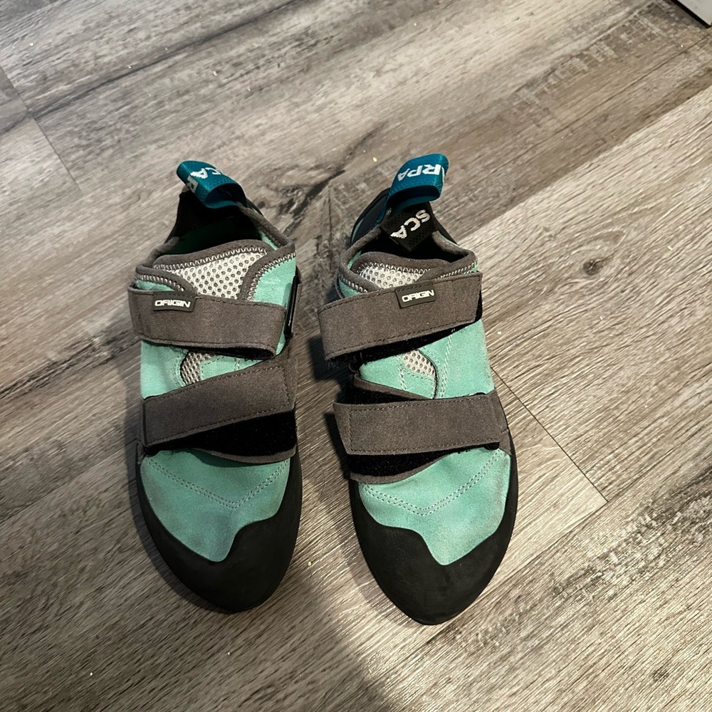 Scarpra climbing shoes